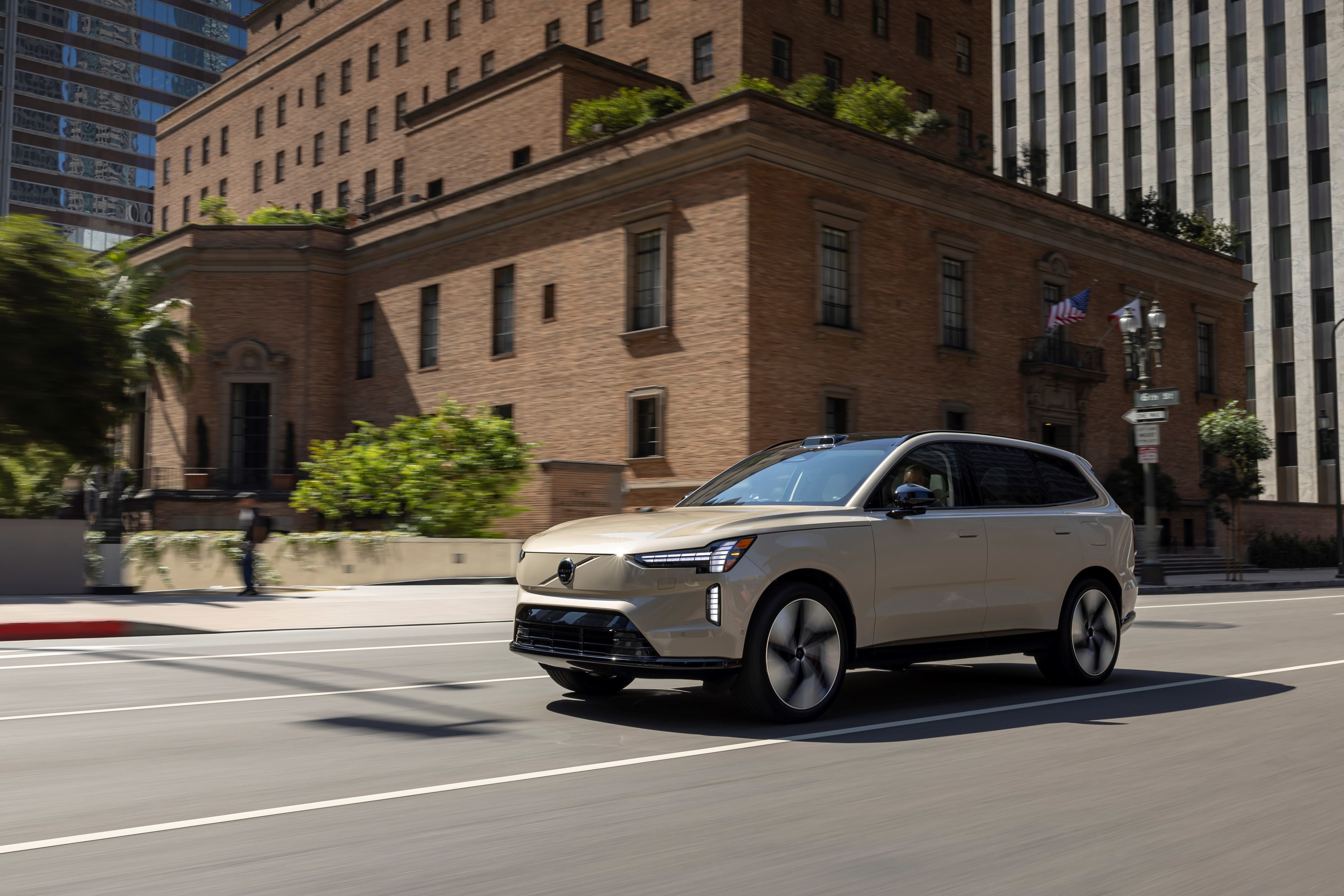 Volvo EX90 здобув титул «Розкішний автомобіль року» від премії World Car Awards